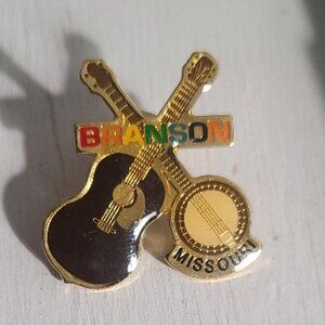 Branson Missouri USA Vintage Lapel Pin Tie Tack - Country Music Banjo Guitar MO